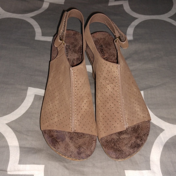 Pierre Dumas Shoes - NWOT Pierre Dumas Wedges